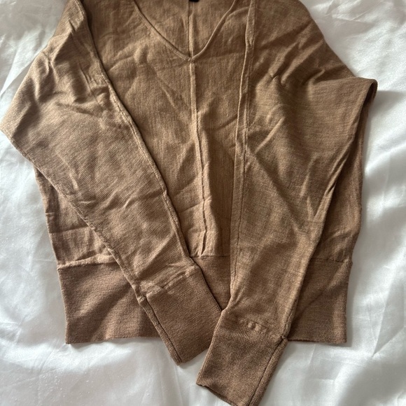 Banana Republic Merino Wool Lightweight Sweater - Picture 4 of 7